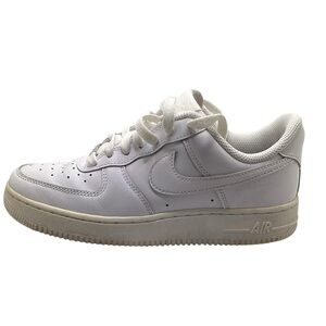 Air Force 1. Women size 7. Check Description.